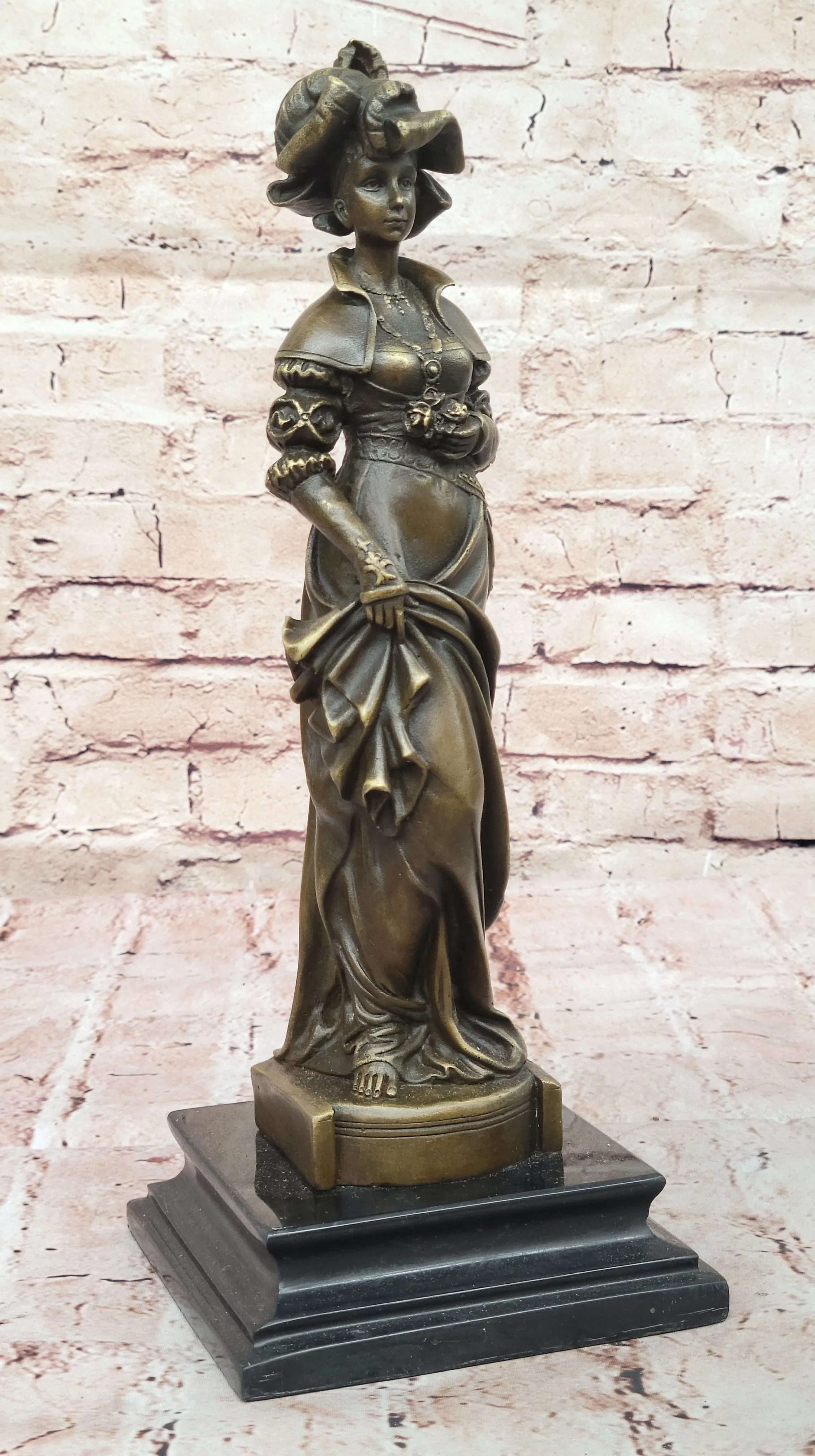 Bronze Victorian Lady Holding Roses – Signed Classic Artwork Figurine, Home Decoration