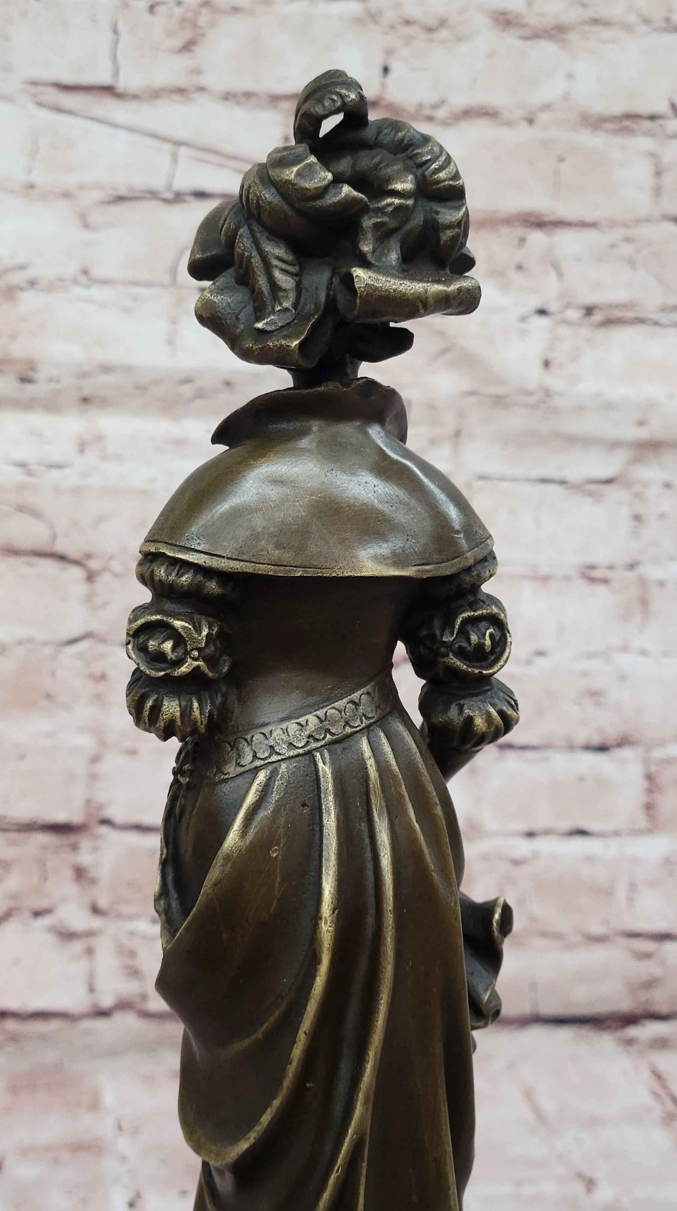 Bronze Victorian Lady Holding Roses – Signed Classic Artwork Figurine, Home Decoration