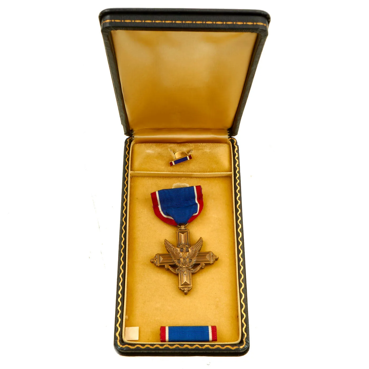 Original U.S. WWII Cased Numbered Distinguished Service Cross Set by Medallic Art Company in 1942 - #11104