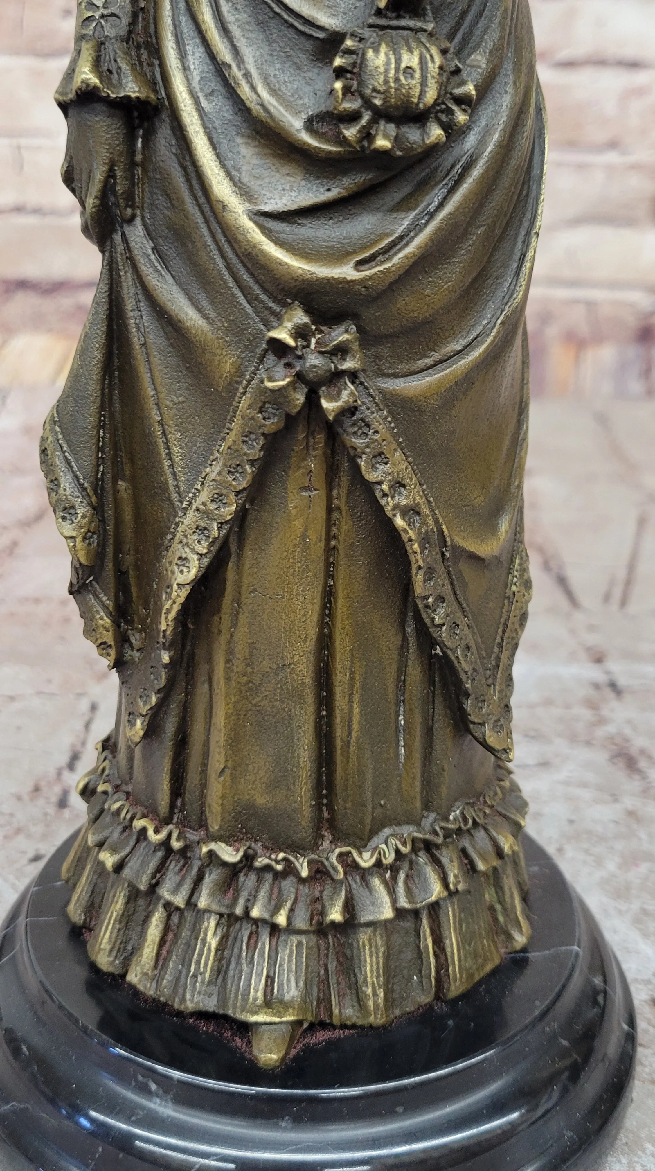 Victorian Lady in Ornate Gown – Refined Bronze Statue for Classic Décor by Vitaleh